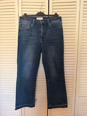 Women's Dark Blue Straight Crop Jeans